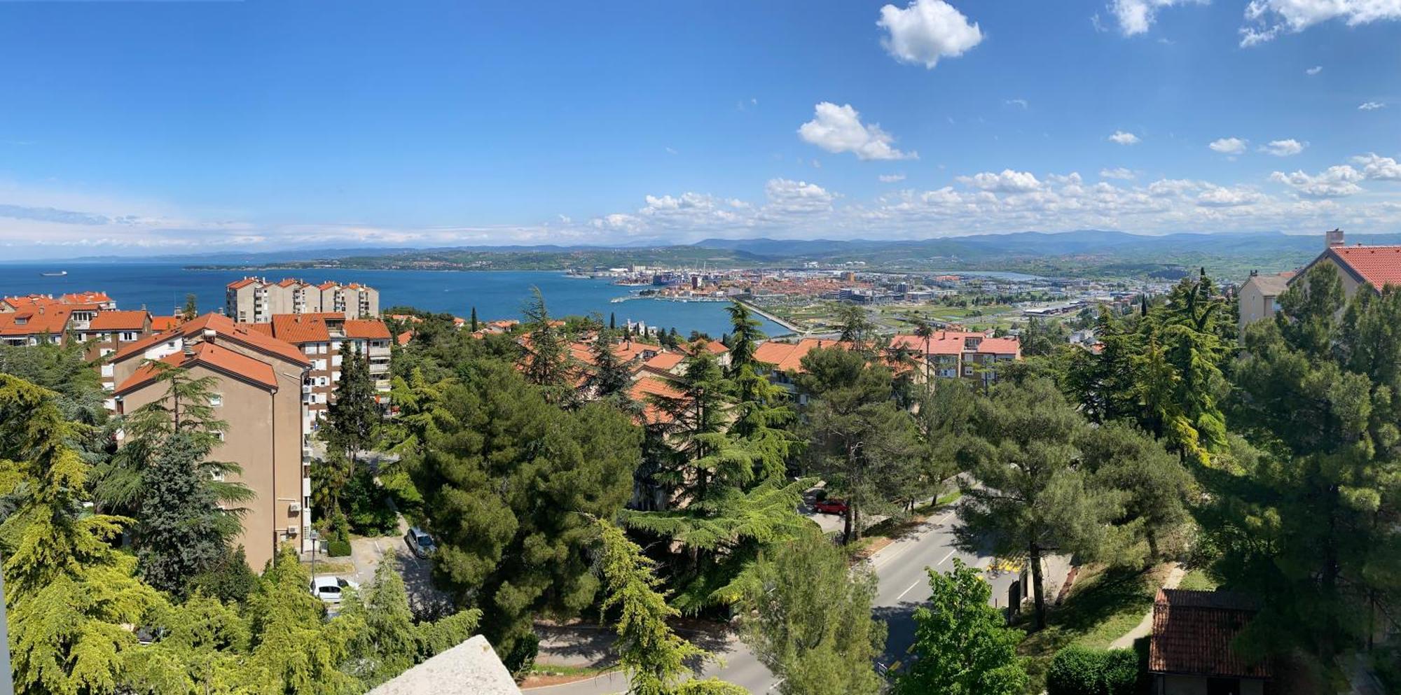 Lovely Apartment With Fabulous View Копер Екстериор снимка